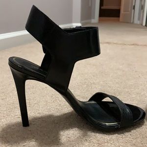 Nine West - size 7.5 M- black stiletto 4” - Velcro strap